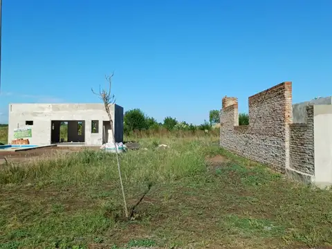 Terreno con posesion inmediata en Ibarlucea