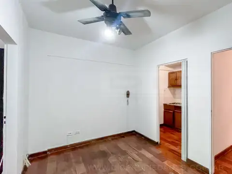 Av. Maipu  al 3500, entre Bermudez y J. ingenieros