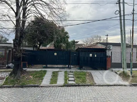 Casa 6 ambientes con 3 baños