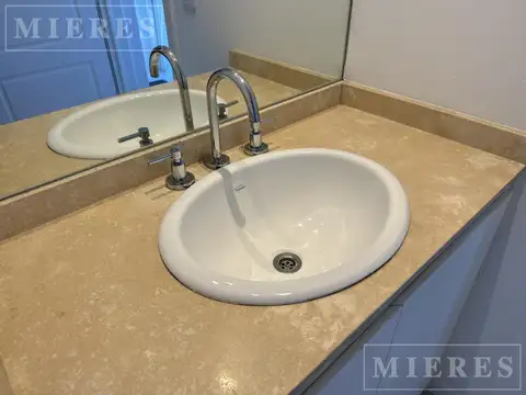 Casa 6 ambientes con 4 baños