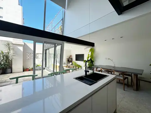 Venta de Departamento 3 ambientes con Patio y Terraza Propia en Caballito