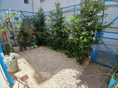  RESERVADO  Excelente PH tipo loft con patio!