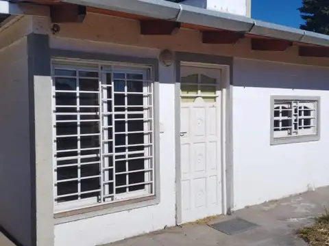 Se alquila casa en Mirador del Lago