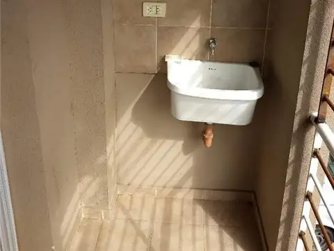Departamento en Alquiler en Villa Centenario, $ 300.000