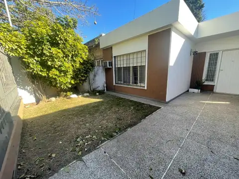 Maestra Catalina Rodríguez 300