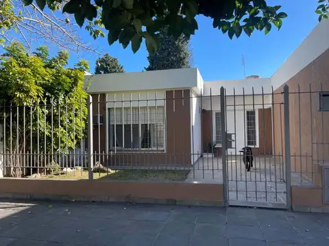 VENTA CASA CON PILETA APTO CREDITO LOMAS DE ZAMORA
