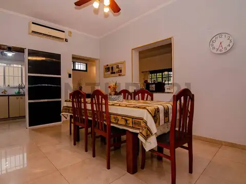 Casa 5 ambientes con 2 baños