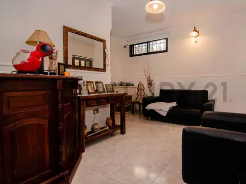 Venta Casa de 2 Dormitorios + comodín con quincho y jardin en Belgrano, Rosario