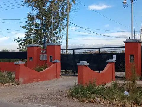 Lote en Venta Los Corralitos pileta, quincho, casa