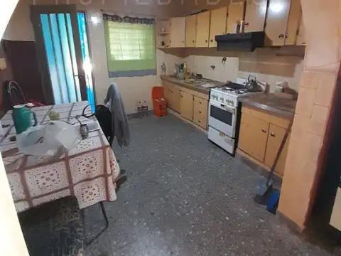 Casa en Venta con 3 cocheras