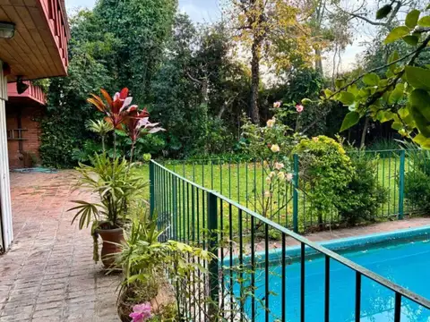 Casa 6 ambientes con 4 baños