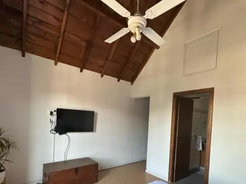 Casa en Venta en Vicente Lopez Vias / Maipu, USD 445.000