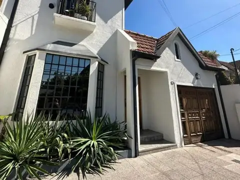 Casa en venta 5 ambientes Vicente López