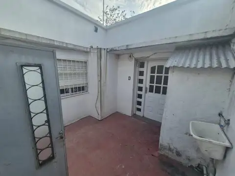 Centeno al 500 (Departamento de pasillo 1 dormitorio C/Patio)
