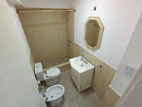 PH DE 2 AMB. P.B. C/PATIO Y TZA. SIN EXPENSAS.