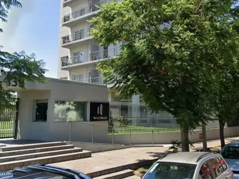 Departamento en alquiler con cochera en "Torres Moreno"