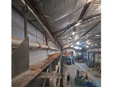 DEPÓSITO EN ALQUILER DE 900m2 EN TIGRE