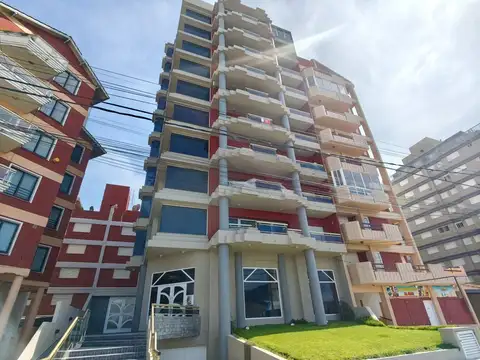 PISO SOBRE CALLE COSTANERA CON IMPONENTE VISTA AL MAR!