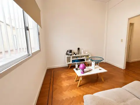 Azcuenaga y Rivadavia 1er Piso Patio Dependencia