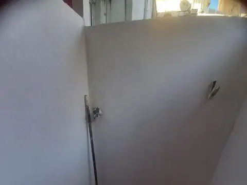 Departamento de 2 amb. C/ bajas expensas por escalera - San