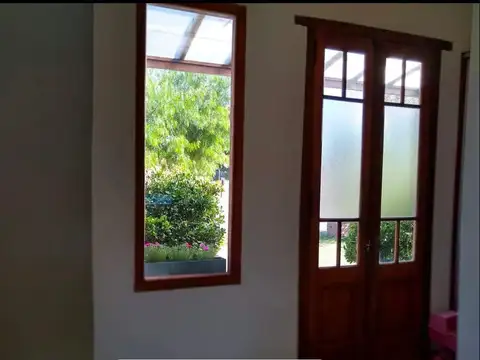 Casa 5 ambientes con 4 baños