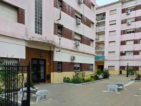 DEPARTAMENTO DE 3 AMBIENTES AL FRENTE -MUY LUMINOSO