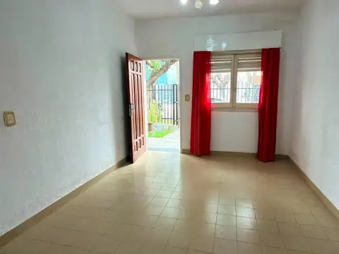 CASA 3 AMBIENTES EN VENTA HAEDO SUR