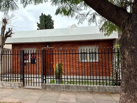 CASA 3 AMBIENTES EN VENTA HAEDO SUR