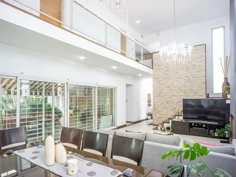 Casa en Venta en Alberdi, USD 249.000