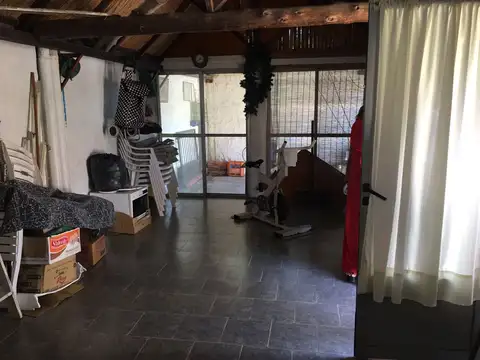 CHALET TEJA COLONIAL A 2 AGUAS, RANELAGH U$S 110.000