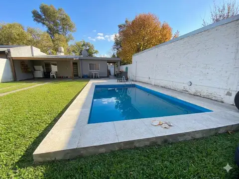 VENTA CASA 5 AMBIENTES EN BENAVIDEZ PILETA