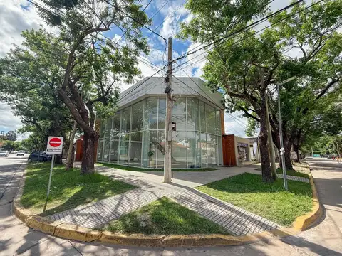 Local comercial en esquina – Ángelome y Sarmiento, Funes
