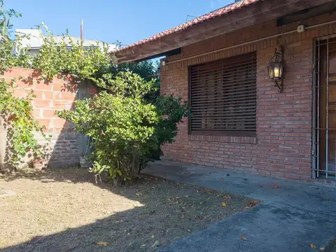 Casa 4 ambientes con 1 baño