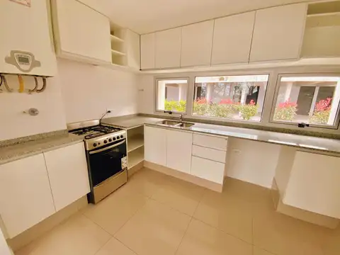 Departamento en Alquiler con 1 cocheras