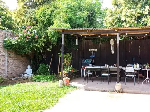 Casa en Venta con 4 cocheras
