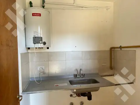 Galpon en Alquiler 20  mts Fondo