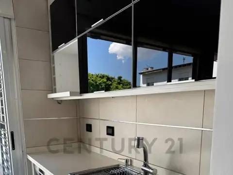 Casa en Alquiler con 1 cochera