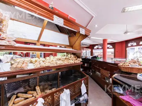 VENTA FONDO DE COMERCIO CONFITERIA Y PANADERIA.- En pleno funcionamiento  en Villa Dominico