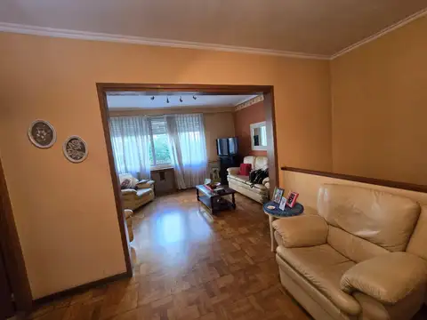 Depto Tipo Casa 4 ambientes con 2 baños
