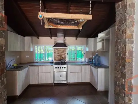 Casa en Alquiler en Villa Gobernador Udaondo, $ 1.900.000