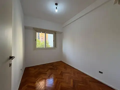 Oficina en Alquiler con 1 cochera