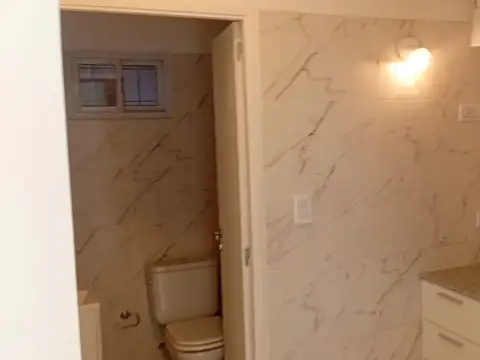 Local en Alquiler en Los Andes, $ 900.000