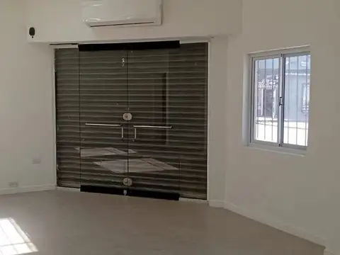 Local en Alquiler en Los Andes, $ 900.000
