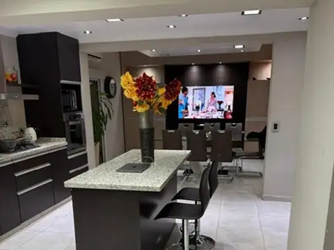 Casa 4 ambientes con 3 baños