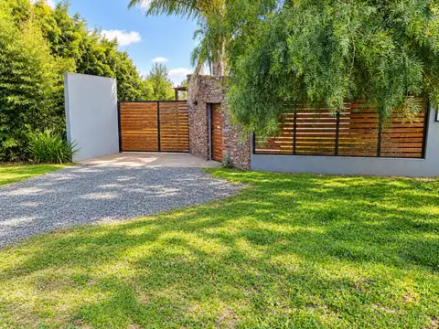 CASA EN VENTA CON GRAN LOTE VILLA ROSA, PILAR