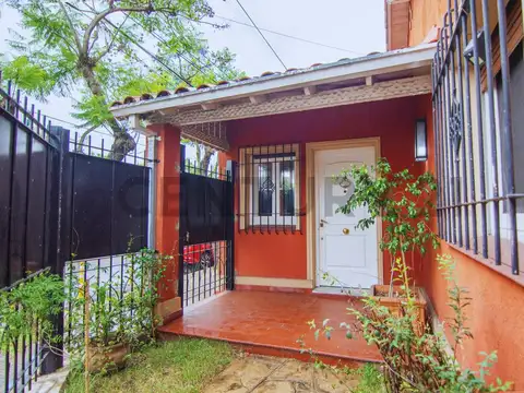 Casa en Venta con 1 cochera