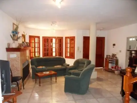 Casa ambientes ambientes con 4 baños