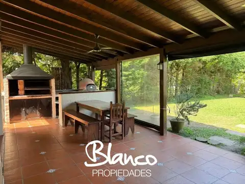 Casa en Venta con 2 cocheras