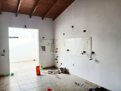 Venta monoambiente con balcón y patio propio 7 m2