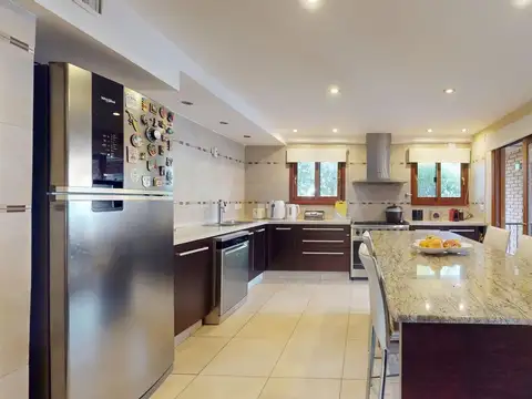 VENTA CASA 5 AMB LAS PRADERAS DE LUJAN IMPECABLE